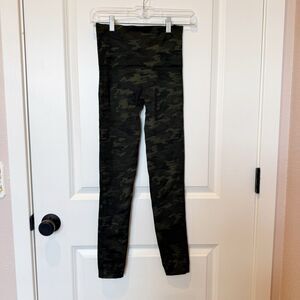 Spanx Womens Green Camo Seamless Leggings Size Small